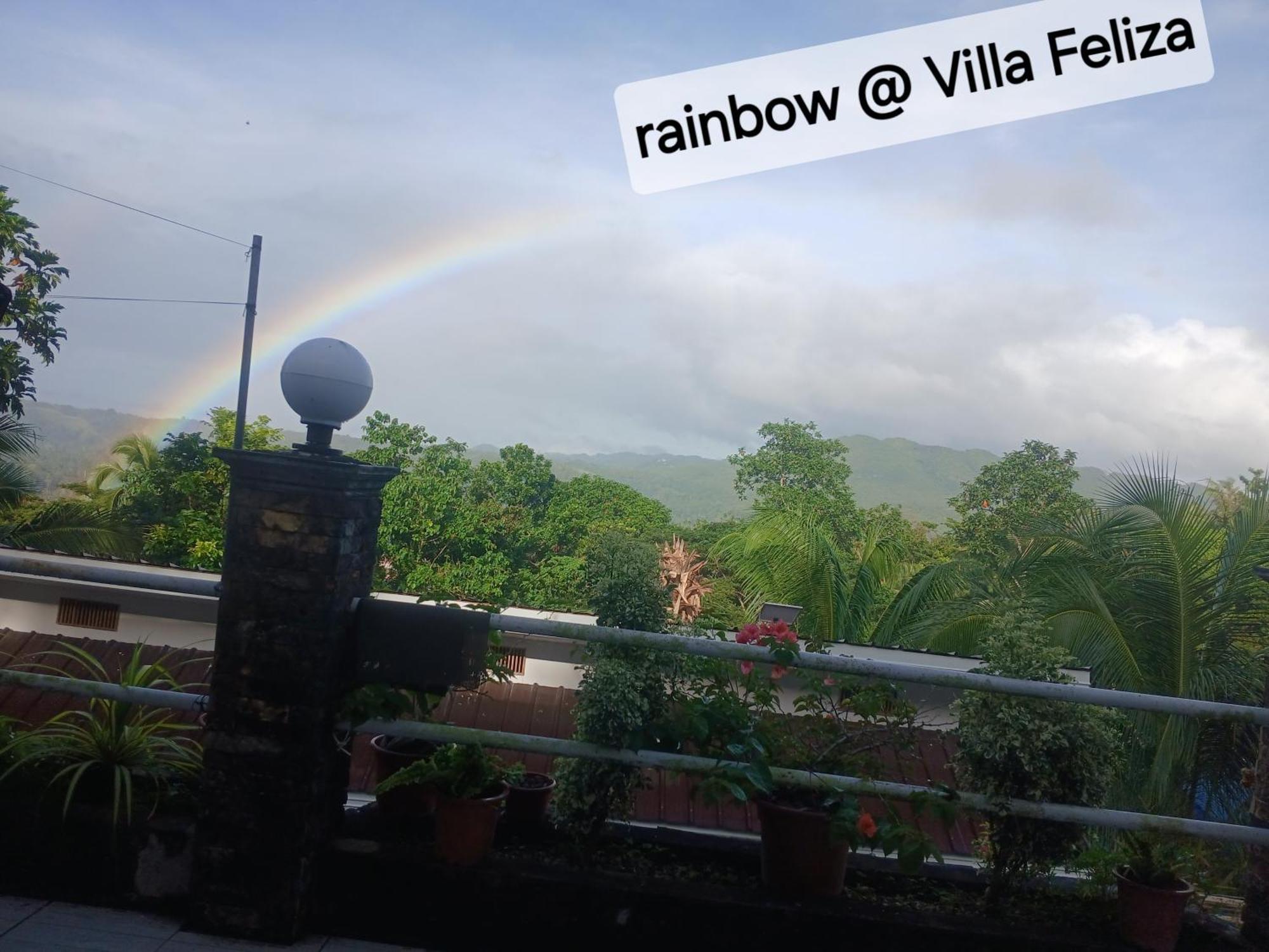 Villa Feliza Loboc Exteriör bild