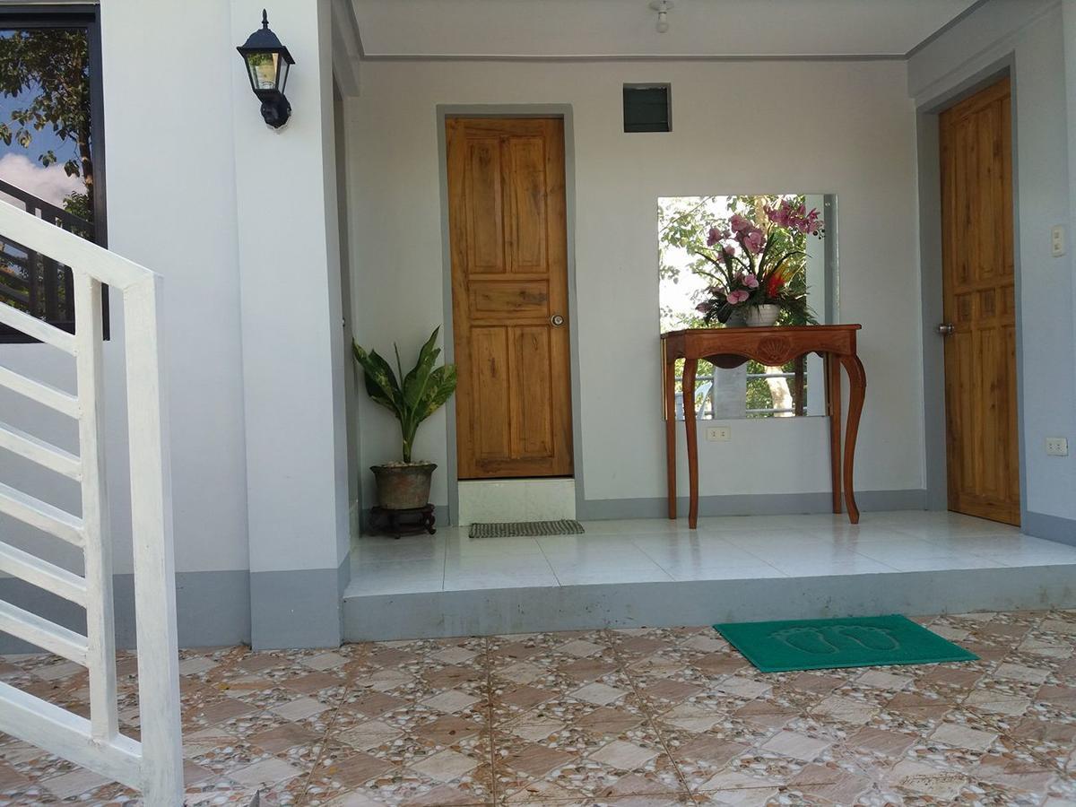 Villa Feliza Loboc Exteriör bild