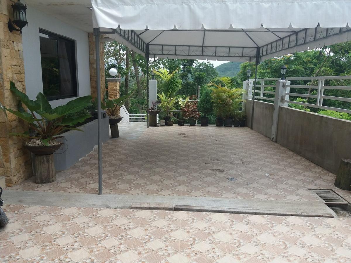 Villa Feliza Loboc Exteriör bild